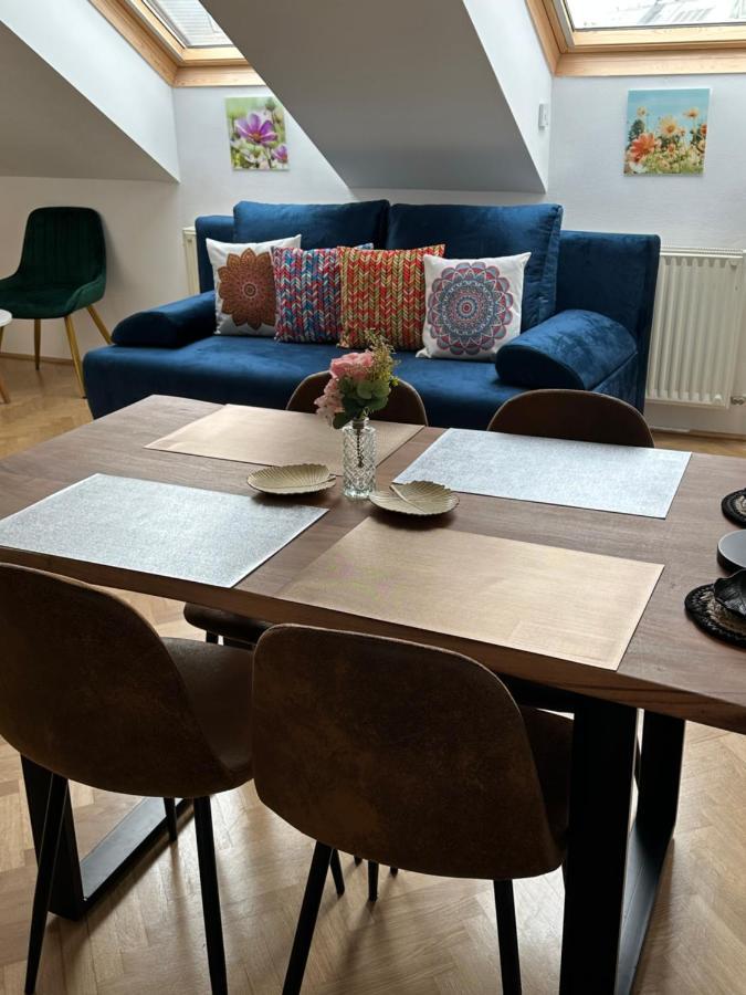 Klimatisiertes Dachgeschoss City Apartment In Zentrum Wiens Esterno foto