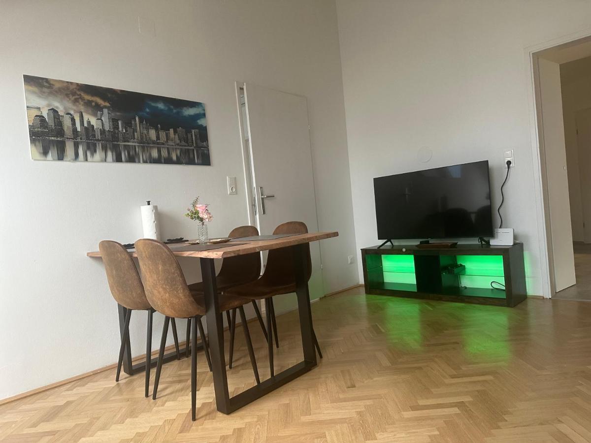 Klimatisiertes Dachgeschoss City Apartment In Zentrum Wiens Esterno foto